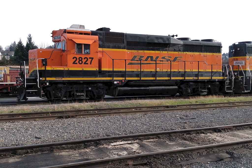 BNSF 2827 in GP body nee CBQ